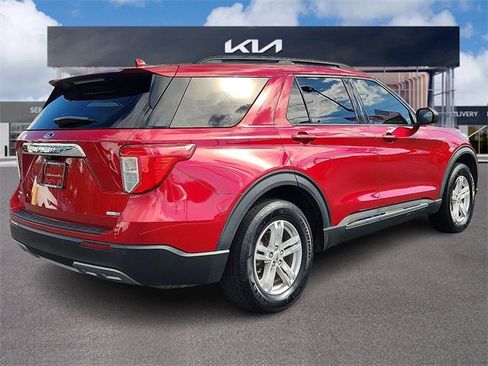 Used 2020 Ford Explorer XLT w/ Equipment Group 202A image 6