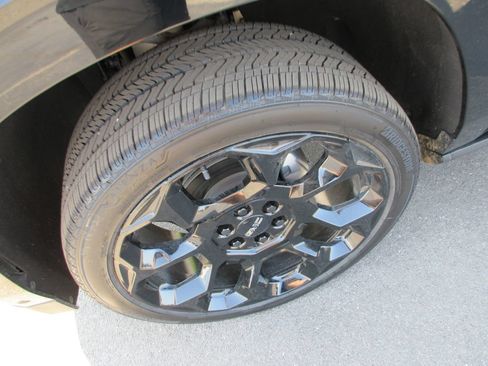 Used 2024 GMC Yukon XL Denali w/ Denali Reserve Package AWD/4WD image 14