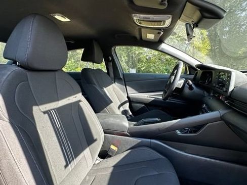 Certified 2025 Hyundai Elantra Sport FWD image 21