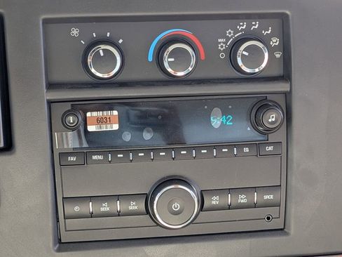 New 2025 Chevrolet Express 4500 Extended w/ Power Convenience Package image 19