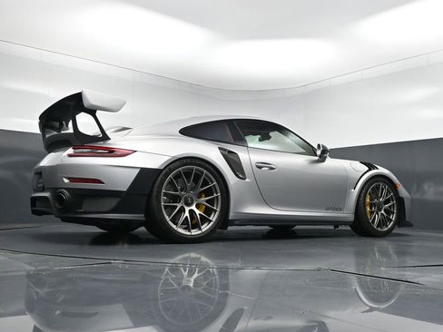 Certified 2018 Porsche 911 GT2 RS RWD image 25