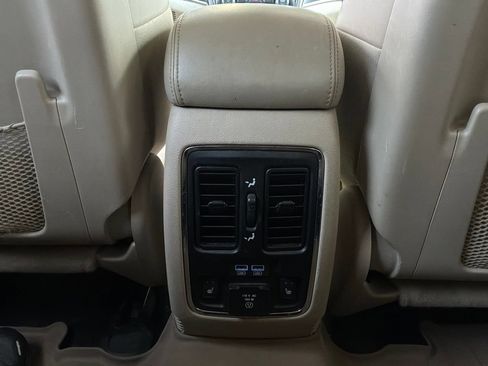 Used 2018 Jeep Grand Cherokee Limited AWD/4WD image 12