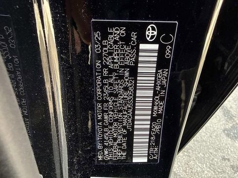 Used 2025 Toyota Prius XLE image 29