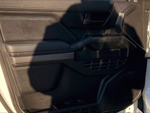 Used 2025 Toyota Tacoma SR5 image 21