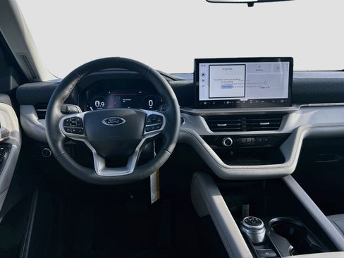 New 2026 Ford Explorer Active RWD image 16