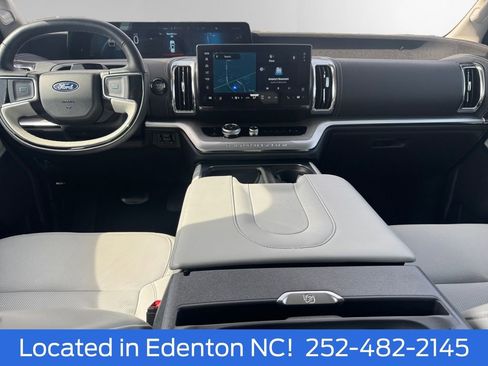 Certified 2025 Ford Expedition Platinum AWD/4WD image 11