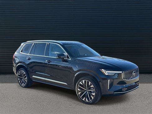New 2026 Volvo XC90 B6 Plus w/ Protection Package Premier image 3