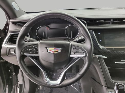 Certified 2025 Cadillac XT6 Premium Luxury image 6