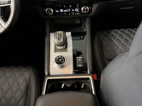 Used 2024 Mitsubishi Outlander SEL image 17