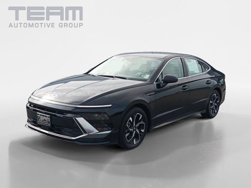Used 2025 Hyundai Sonata SEL FWD image 3