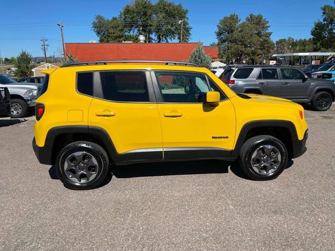 Used 2017 Jeep Renegade Latitude image 6