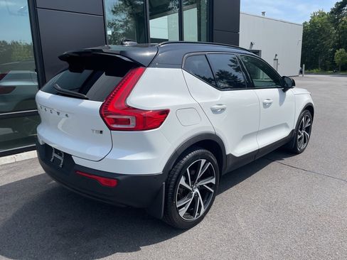 Used 2022 Volvo XC40 T5 R-Design w/ Advanced Package image 6