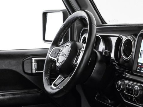Used 2018 Jeep Wrangler Rubicon AWD/4WD image 11