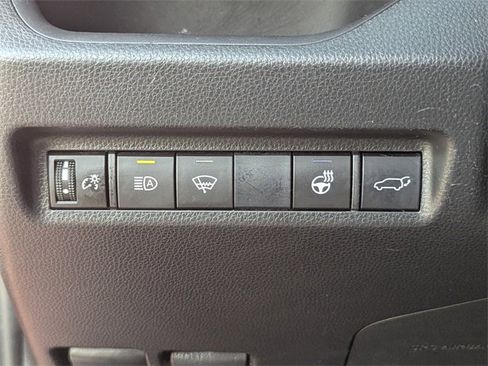 Used 2020 Toyota RAV4 XLE Premium image 30