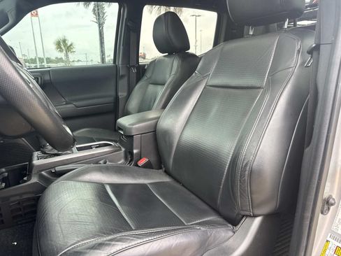 Used 2023 Toyota Tacoma TRD Off-Road w/ TRD Premium Off Road Package AWD/4WD image 16