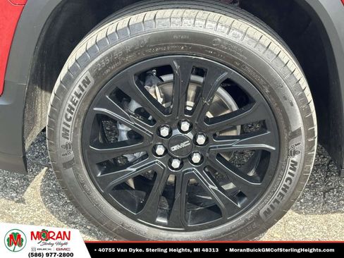Certified 2023 GMC Acadia SLT w/ Elevation Edition FWD image 9