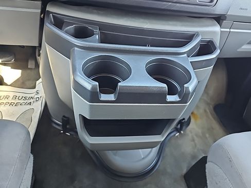 Used 2012 Ford E-350 and Econoline 350 XLT RWD image 22