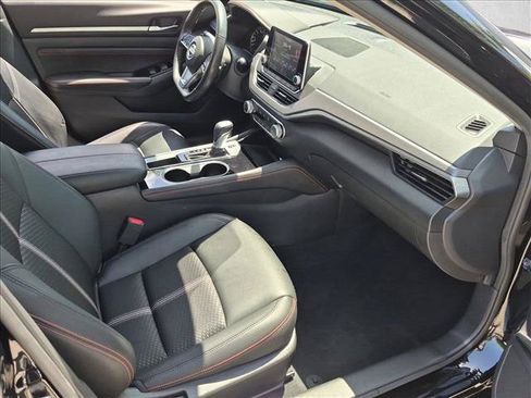Certified 2023 Nissan Altima 2.5 SR FWD image 19