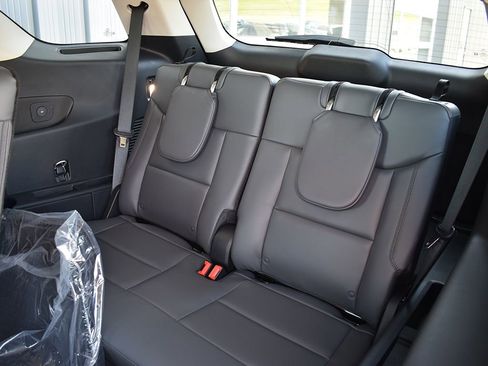 New 2026 Ford Explorer Active AWD/4WD image 7