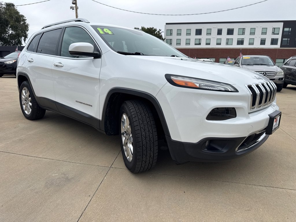 Used 2014 Jeep Cherokee Limited w/ Trailer Tow Group AWD/4WD image 3