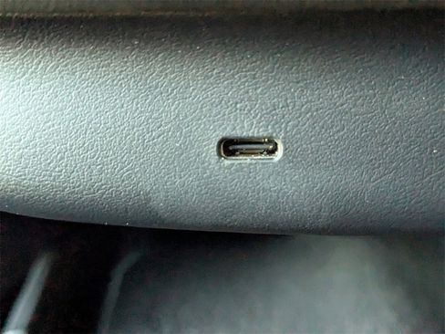 Used 2024 Tesla Model S Plaid image 15