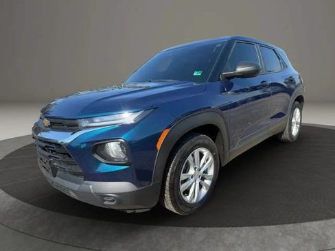 Used 2021 Chevrolet TrailBlazer LS FWD image 1