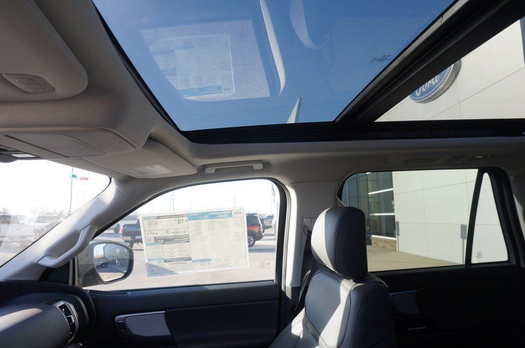 Used 2013 Ford F350 Lariat w/ Lariat Ultimate Pkg AWD/4WD image 27