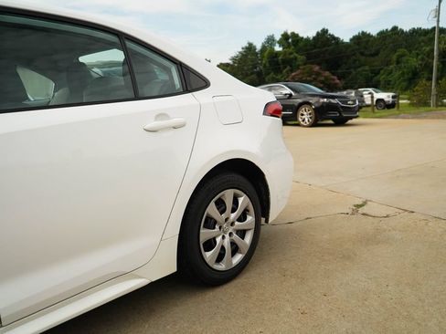Used 2023 Toyota Corolla LE FWD image 21