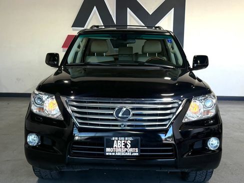 Used 2011 Lexus LX 570 4WD w/ Luxury Pkg image 2
