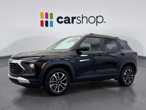 Used 2025 Chevrolet TrailBlazer LT AWD/4WD image 1
