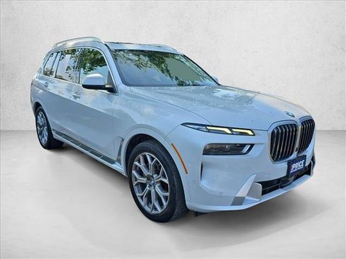 Used 2024 BMW X7 xDrive40i AWD/4WD image 3