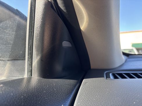 Used 2017 Nissan Rogue S image 23