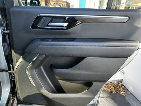 Used 2025 Chevrolet Tahoe Z71 image 25