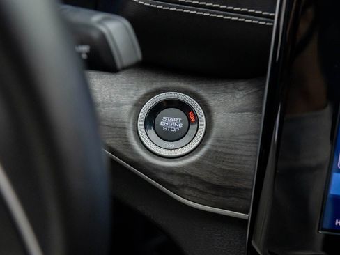 Used 2021 Jeep Grand Cherokee L Limited image 19