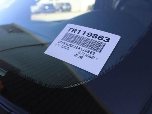 Used 2013 Cadillac Escalade Premium image 37