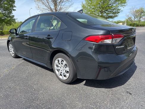Used 2022 Toyota Corolla LE image 4