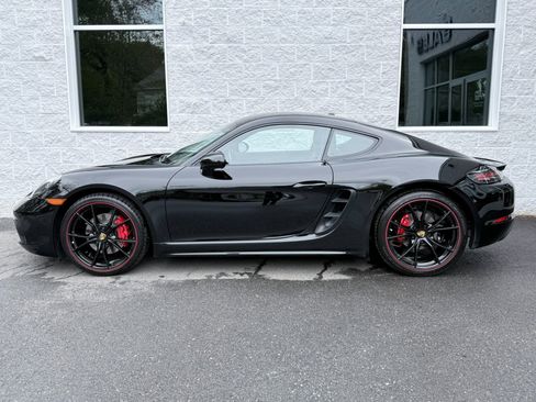 Used 2018 Porsche 718 Cayman RWD image 4