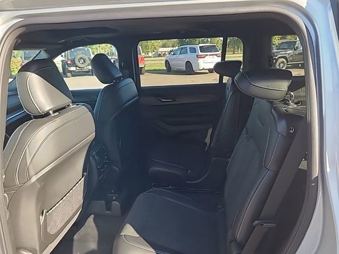 New 2025 Jeep Grand Cherokee L Altitude image 15