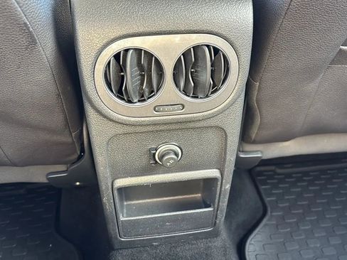 Used 2016 Volkswagen Tiguan S image 25