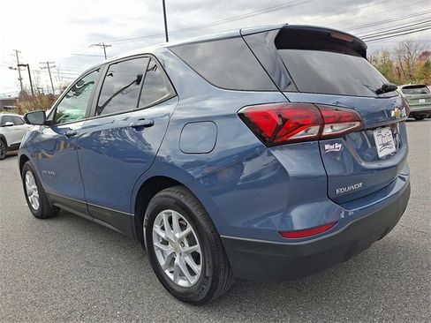 Used 2024 Chevrolet Equinox LS w/ LS Convenience Package image 4