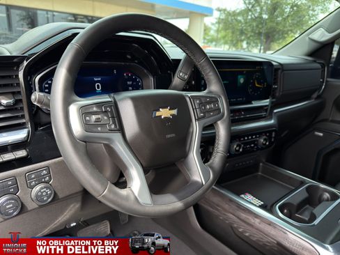 Used 2024 Chevrolet Silverado 2500 LTZ w/ LTZ Premium Package AWD/4WD image 20