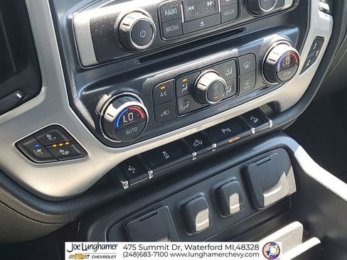 Used 2017 GMC Sierra 1500 SLT w/ SLT Premium Package AWD/4WD image 19