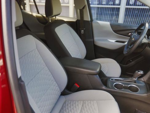 Used 2018 Chevrolet Equinox LT FWD image 20