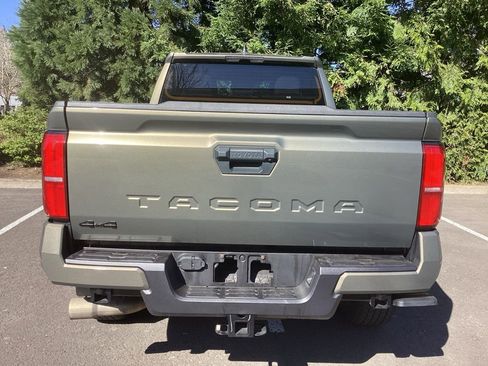 Used 2024 Toyota Tacoma TRD Sport AWD/4WD image 23