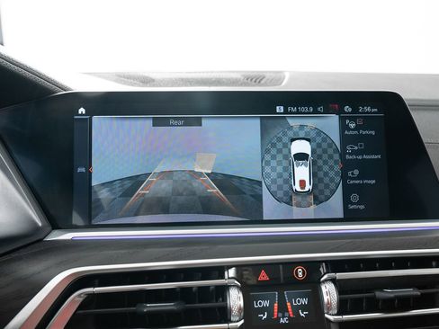 Used 2022 BMW X7 xDrive40i w/ Premium Package image 16