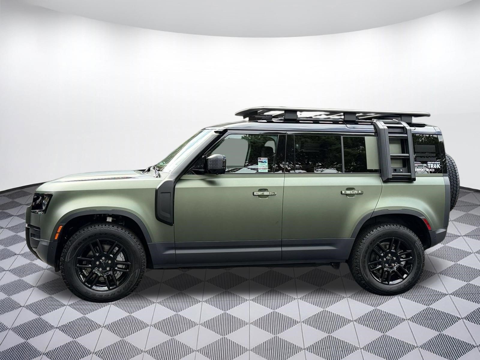 New 2026 Land Rover Defender 110 S AWD/4WD image 2