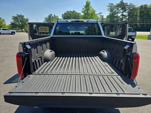 Used 2026 Toyota Tundra SR AWD/4WD image 15
