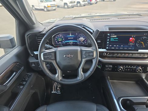Used 2025 Chevrolet Silverado 2500 LT w/ Trail Boss Package AWD/4WD image 12
