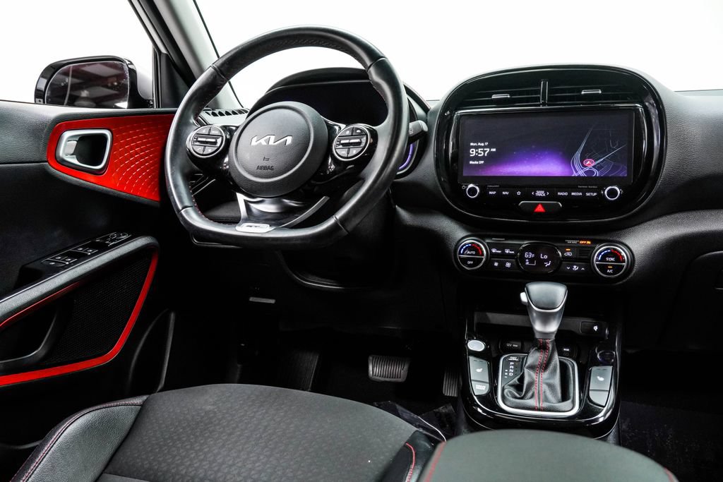 Used 2023 Kia Soul GT-Line w/ GT-Line Technology Package FWD image 25