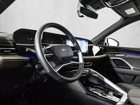 Certified 2025 Audi Q5 Premium w/ Convenience Package AWD/4WD image 10
